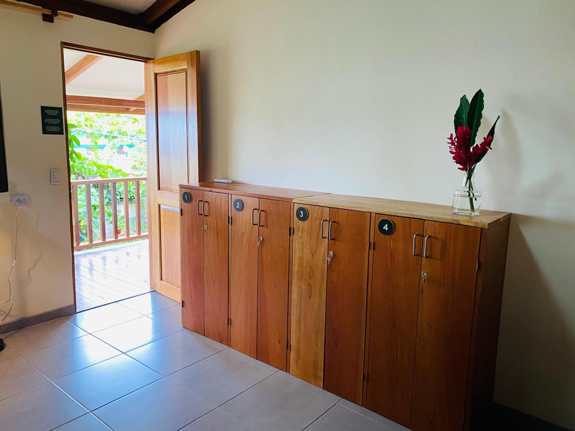 El Hostel Del Patio Тортугеро Екстериор снимка